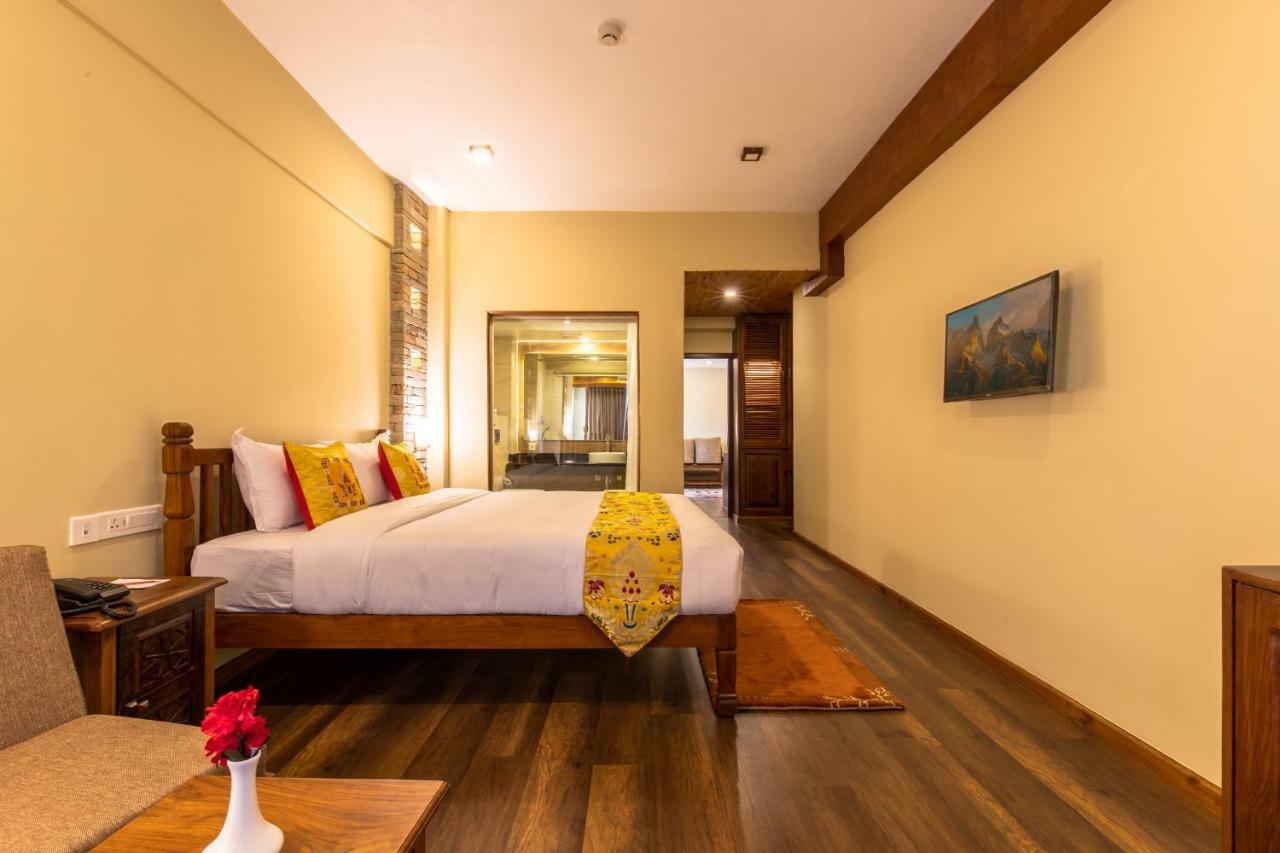 Hotel Mala Покхара Экстерьер фото