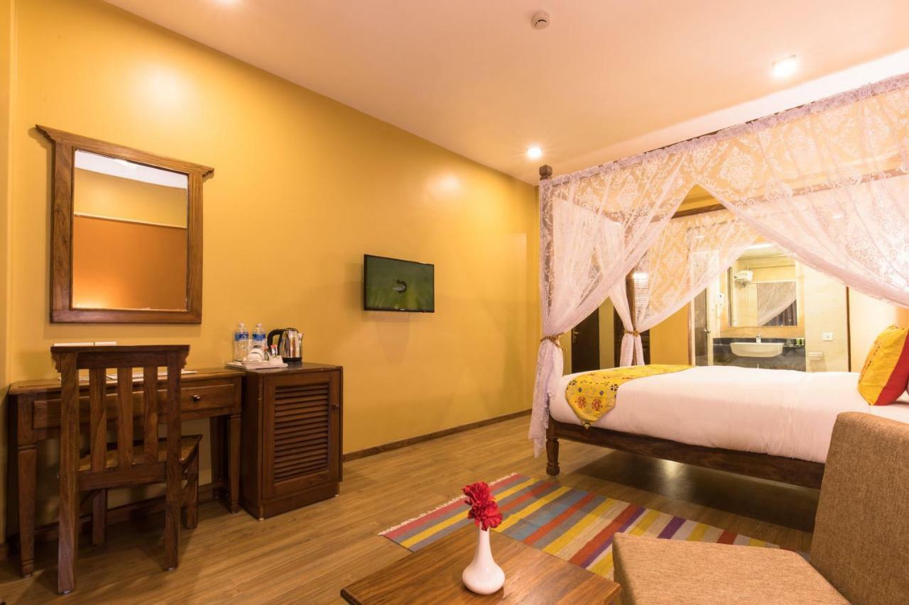 Hotel Mala Покхара Экстерьер фото